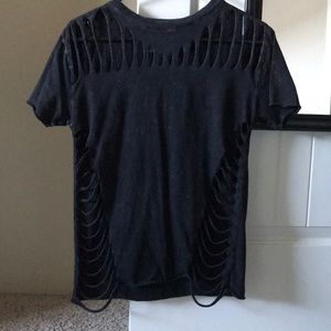 Buckle distressed tee